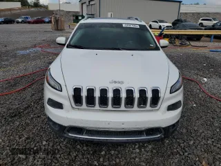 2015 Jeep Cherokee Limited with VIN 1C4PJMDS4FW650504, listed as a Copart auction lot 52957585 with 204,123 mi miles and Salvage Title. Bid and sale history available at carsss.com. Image 5.