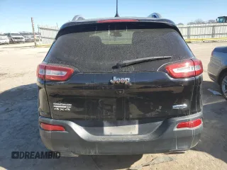 2017 Jeep Cherokee Latitude with VIN 1C4PJMCS0HW546838, listed as a Copart auction lot 89305395 with 57,581 mi miles and Salvage Title. Bid and sale history available at DreamBid. Image 6.