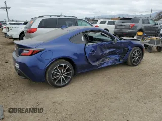 2024 Toyota GR86 with VIN JF1ZNBB16R9752214, listed as a Copart auction lot 42644345 with 12,238 mi miles and Salvage Title. Bid and sale history available at carsss.com. Image 3.
