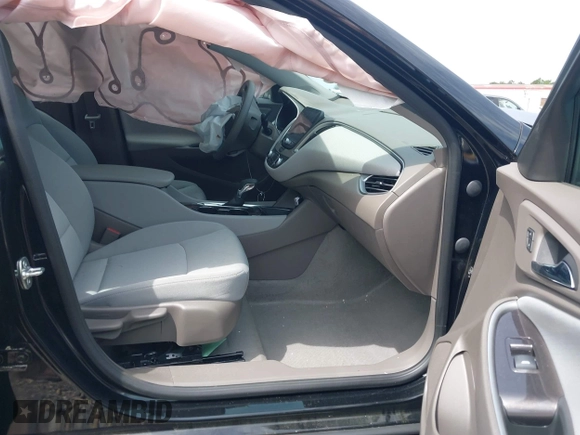 2025 Chevrolet Malibu LT with VIN 1G1ZD5STXSF147810, listed as a IAAI auction lot 42191693 with 9,392 mi miles and . Bid and sale history available at DreamBid. Image 5.