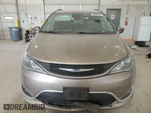 2017 Chrysler Pacifica Touring L Plus с VIN 2C4RC1EG4HR637842, выставлен на аукционе Copart как лот 56588475 с пробегом 208 821 миль миль и Списание • Salvage title. История ставок и продаж доступна на DreamBid. Изображение 5.