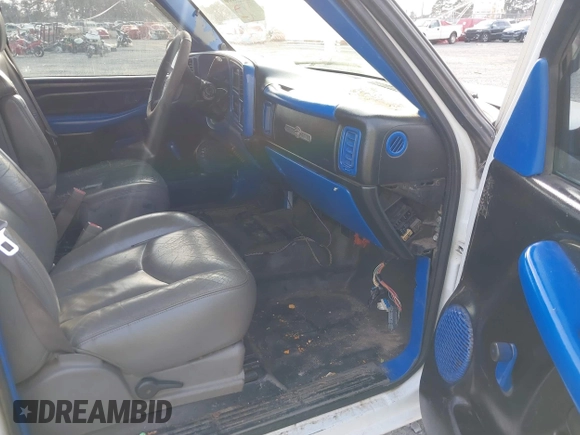 1999 Chevrolet Silverado 1500 with VIN 1GCEC14W1XZ129128, listed as a IAAI auction lot 41496586 with 360,169 mi miles. Bid and sale history available at carsss.com. Image 5.