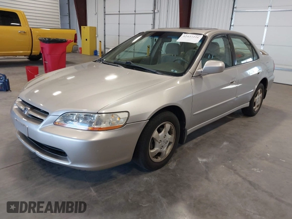 1999 Honda Accord EX z VIN JHMCG5651XC030706, wystawiony jako IAAI lot #42437226 z przebiegiem 185 310 mil mil oraz . Historia ofert i sprzedaży dostępna na DreamBid. Obrazek 2.