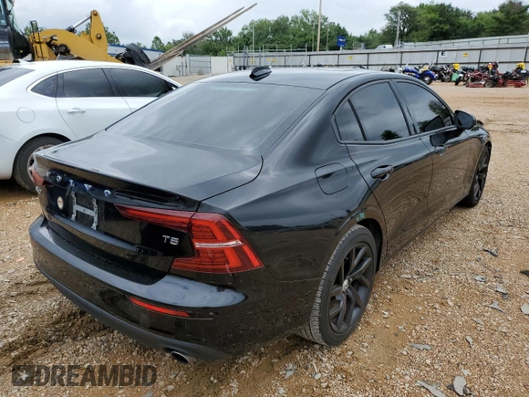 2020 Volvo S60 Momentum with VIN 7JR102FKXLG037045, listed as a Copart auction lot 62128913 with 38,002 mi miles. Bid and sale history available at carsss.com. Image 3.