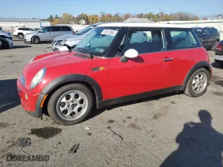 2005 MINI Cooper Hardtop with VIN WMWRC33415TJ65380, listed as a Copart auction lot 76181384 with 206,597 mi miles and Clean Title. Bid and sale history available at carsss.com. Image 1.