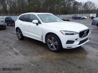 2020 Volvo XC60 Momentum with VIN YV4102DK8L1522348, listed as a IAAI auction lot 41729535 with 43,833 mi miles. Bid and sale history available at carsss.com. Image 1.