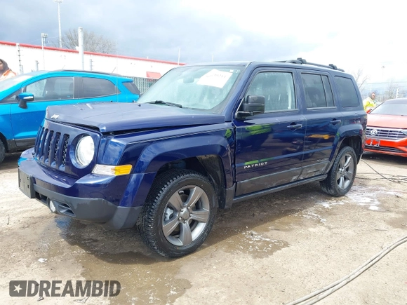 2015 Jeep Patriot Latitude z VIN 1C4NJRFB5FD270374, wystawiony jako IAAI lot #42039211 z przebiegiem 106 665 mil mil oraz . Historia ofert i sprzedaży dostępna na DreamBid. Obrazek 2.