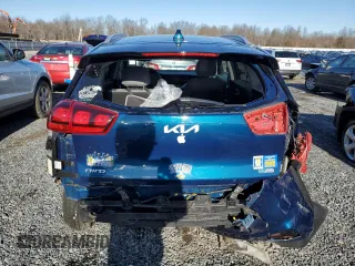 2022 Kia Niro LXS SE with VIN KNDCB3LC7N5533973, listed as a Copart auction lot 84605624 with 38,797 mi miles and Salvage Title. Bid and sale history available at carsss.com. Image 6.