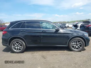 2017 Mercedes-Benz GLC 300 z VIN WDC0G4KB2HF247007, wystawiony jako IAAI lot #42097042 z przebiegiem 74 521 mil mil oraz . Historia ofert i sprzedaży dostępna na DreamBid. Obrazek 13.