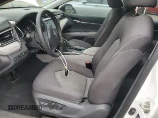 2020 Toyota Camry LE with VIN 4T1C11AK0LU889763, listed as a Copart auction lot 43475175 with 59,186 mi miles and Salvage Title. Bid and sale history available at carsss.com. Image 7.