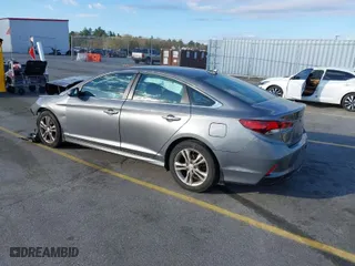 2019 Hyundai Sonata Sport with VIN 5NPE34AF6KH814179, listed as a IAAI auction lot 41787096 with 121,460 mi miles. Bid and sale history available at carsss.com. Image 3.