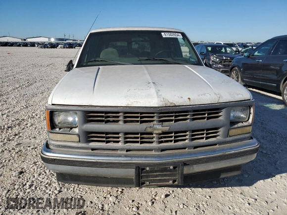 1999 Chevrolet Suburban with VIN 3GNEC16R7XG251720, listed as a Copart auction lot 81502654 with 198,335 mi miles and Non Repairable. Bid and sale history available at carsss.com. Image 5.