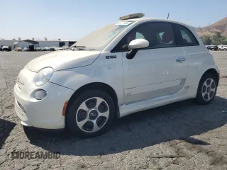2015 FIAT 500e with VIN 3C3CFFGE5FT695544, listed as a Copart auction lot 69711404 with 116,015 mi miles and Clean Title. Bid and sale history available at carsss.com. Image 1.