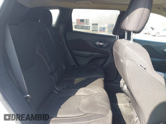 2016 Jeep Cherokee Latitude with VIN 1C4PJMCS8GW157492, listed as a IAAI auction lot 42013292 with 69,578 mi miles. Bid and sale history available at carsss.com. Image 8.