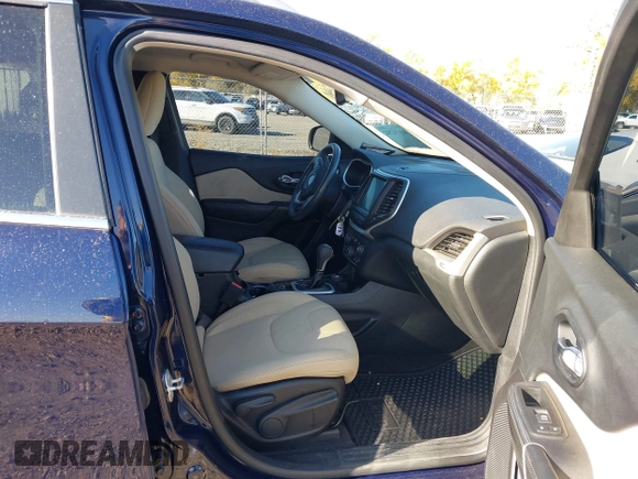 2016 Jeep Cherokee Latitude with VIN 1C4PJMCS1GW188728, listed as a IAAI auction lot 40656265 with 91,002 mi miles and . Bid and sale history available at DreamBid. Image 5.