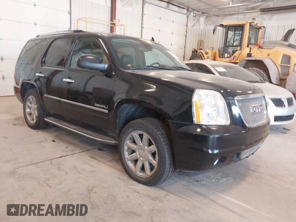 2013 GMC Yukon Denali with VIN 1GKS2EEF2DR221845, listed as a IAAI auction lot 42148383 with 226,367 mi miles. Bid and sale history available at carsss.com. Image 1.