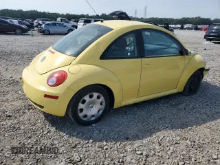 2010 Volkswagen New Beetle Coupe with VIN 3VWPG3AG5AM014477, listed as a Copart auction lot 72705134 with 132,244 mi miles and Salvage Title. Bid and sale history available at carsss.com. Image 3.