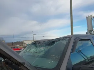 2002 Ford F-250 XL с VIN 1FTNX21F82EB81807, выставлен на аукционе IAAI как лот 41428093 с пробегом Не указан миль и . История ставок и продаж доступна на DreamBid. Изображение 6.
