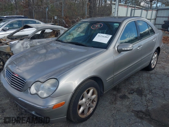2003 Mercedes-Benz C 320 с VIN WDBRF64J83F430290, выставлен на аукционе IAAI как лот 41216402 с пробегом 181 558 миль миль и . История ставок и продаж доступна на DreamBid. Изображение 2.