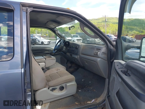 2006 Ford F-250 XL with VIN 1FTSX21526EA09935, listed as a IAAI auction lot 42186743 with 167,701 mi miles and . Bid and sale history available at DreamBid. Image 5.