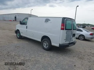 2005 Chevrolet Express Cargo z VIN 1GCGG25V451145263, wystawiony jako IAAI lot #42093657 z przebiegiem Nie podano mil oraz . Historia ofert i sprzedaży dostępna na DreamBid. Obrazek 3.