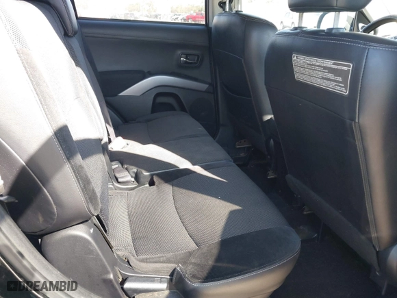 2012 Mitsubishi Outlander SE with VIN JA4AS3AW4CU004465, listed as a IAAI auction lot 41475001 with 173,736 mi miles. Bid and sale history available at carsss.com. Image 8.