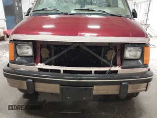 1992 Chevrolet Astro with VIN 1GNEL19W9NB204762, listed as a IAAI auction lot 41978439 with 107,613 mi miles. Bid and sale history available at carsss.com. Image 6.