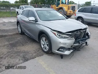 2018 Infiniti QX30 Pure z VIN SJKCH5CP5JA049408, wystawiony jako IAAI lot #42403602 z przebiegiem 94 838 mil mil oraz . Historia ofert i sprzedaży dostępna na DreamBid. Obrazek 1.