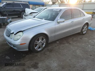 2005 Mercedes-Benz E 500 z VIN WDBUF83J15X172697, wystawiony jako Copart lot #84159854 z przebiegiem 196 503 mil mil oraz Szkoda całkowita • Salvage title. Historia ofert i sprzedaży dostępna na DreamBid. Obrazek 1.