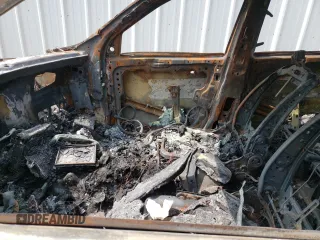 2023 Dodge Durango GT Plus z VIN 1C4RDJDG0PC690138, wystawiony jako Copart lot #70808104 z przebiegiem Nie podano mil oraz Nie do naprawy • Non repairable. Historia ofert i sprzedaży dostępna na DreamBid. Obrazek 7.