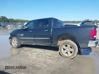 2016 Ram 1500 Big Horn z VIN 3C6RR7LT9GG262964, wystawiony jako IAAI lot #41963402 z przebiegiem 202 081 mil mil oraz . Historia ofert i sprzedaży dostępna na DreamBid. Obrazek 14.