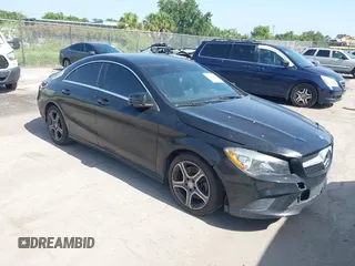 2014 Mercedes-Benz CLA 250 z VIN WDDSJ4EB2EN046677, wystawiony jako IAAI lot #42850450 z przebiegiem 125 011 mil mil oraz . Historia ofert i sprzedaży dostępna na DreamBid. Obrazek 1.
