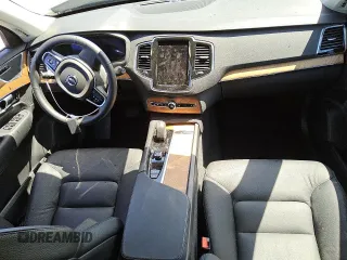 2025 Volvo XC90 Plus with VIN YV4062PE2S1335900, listed as a Copart auction lot 51378125 with 3,423 mi miles and Clean Title. Bid and sale history available at DreamBid. Image 8.