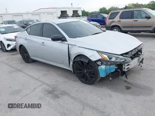 2019 Nissan Altima 2.5 SR with VIN 1N4BL4CV3KN312775, listed as a IAAI auction lot 41875447 with 131,065 mi miles. Bid and sale history available at carsss.com. Image 1.