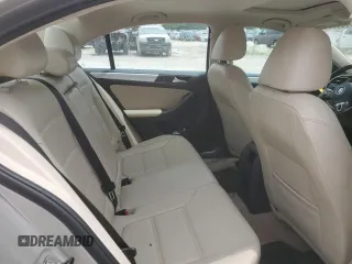 2014 Volkswagen Jetta SE with VIN 3VWD07AJ6EM209228, listed as a Copart auction lot 60500525 with 118,261 mi miles and Salvage title. Bid and sale history available at DreamBid. Image 10.