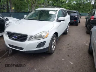 2013 Volvo XC60 3.2L with VIN YV4952DL1D2367330, listed as a IAAI auction lot 42197516 with 102,612 mi miles and . Bid and sale history available at DreamBid. Image 2.