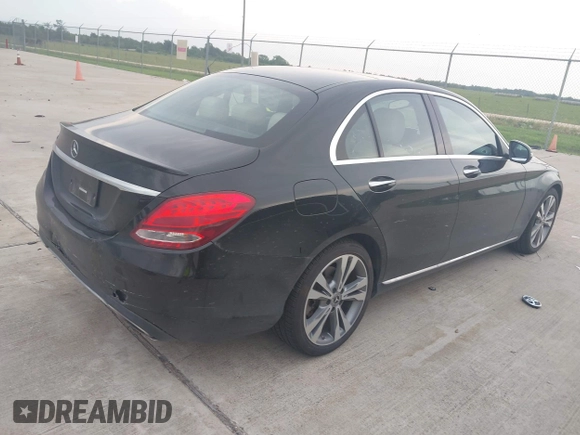 2018 Mercedes-Benz C 300 z VIN WDDWF4JB6JR332530, wystawiony jako IAAI lot #42436315 z przebiegiem 61 234 mil mil oraz . Historia ofert i sprzedaży dostępna na DreamBid. Obrazek 4.