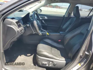 2012 Lexus CT 200h z VIN JTHKD5BH2C2115820, wystawiony jako Copart lot #54248125 z przebiegiem 246 440 mil mil oraz Szkoda całkowita • Salvage title. Historia ofert i sprzedaży dostępna na DreamBid. Obrazek 7.