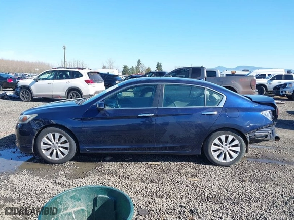2015 Honda Accord Sedan EX-L with VIN 1HGCR2F83FA105888, listed as a IAAI auction lot 41687251 with 214,461 mi miles. Bid and sale history available at carsss.com. Image 15.
