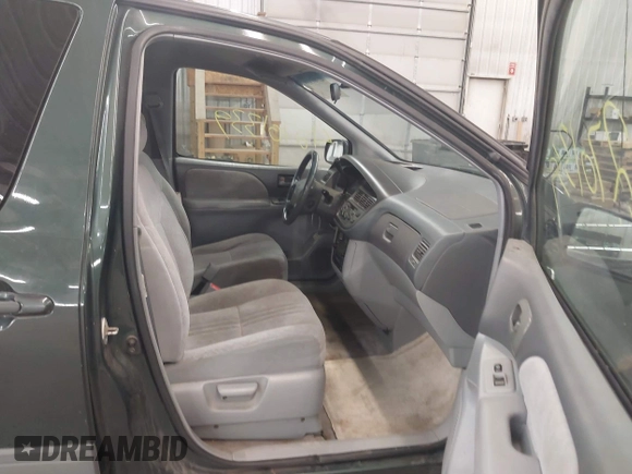 2000 Toyota Sienna LE with VIN 4T3ZF13C0YU249715, listed as a IAAI auction lot 42701339 with 262,521 mi miles and . Bid and sale history available at DreamBid. Image 5.