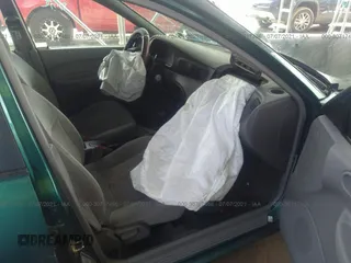 1997 Ford Escort LX с VIN 1FALP13P2VW374983, выставлен на аукционе IAAI как лот 41677667 с пробегом 283 340 миль миль и . История ставок и продаж доступна на DreamBid. Изображение 5.