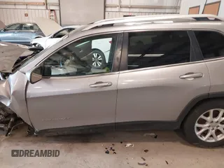 2018 Jeep Cherokee Latitude with VIN 1C4PJMCB7JD539368, listed as a IAAI auction lot 41525131 with Not Provided miles. Bid and sale history available at carsss.com. Image 14.
