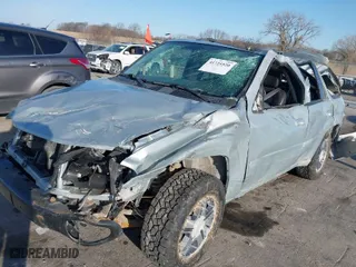 2007 Chevrolet TrailBlazer LS with VIN 1GNDT13SX72288160, listed as a IAAI auction lot 41725520 with 187,392 mi miles. Bid and sale history available at carsss.com. Image 2.