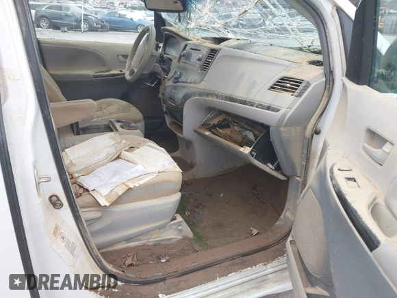 2014 Toyota Sienna LE AAS с VIN 5TDKK3DCXES512006, выставлен на аукционе IAAI как лот 41721093 с пробегом Не указан миль и . История ставок и продаж доступна на DreamBid. Изображение 5.