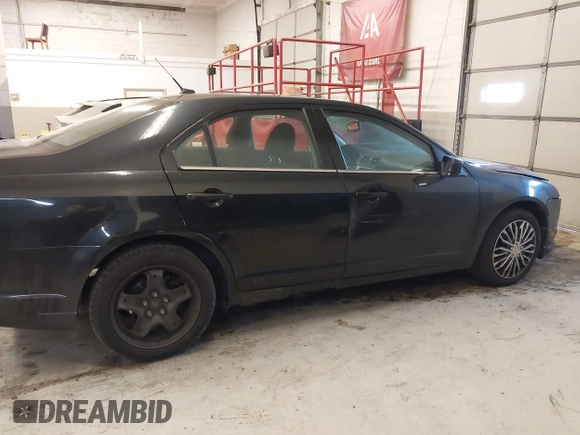 2010 Ford Fusion SE with VIN 3FAHP0HA3AR169898, listed as a IAAI auction lot 41033517 with 194,856 mi miles. Bid and sale history available at carsss.com. Image 13.