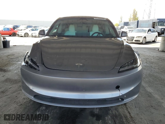 2025 Tesla Model 3 Long Range z VIN 5YJ3E1EA5SF920183, wystawiony jako Copart lot #51593705 z przebiegiem 2 224 mil mil oraz Szkoda całkowita • Salvage title. Historia ofert i sprzedaży dostępna na DreamBid. Obrazek 5.