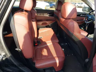 2018 Kia Sorento SX with VIN 5XYPKDA57JG349078, listed as a IAAI auction lot 41136917 with 119,213 mi miles and . Bid and sale history available at carsss.com. Image 8.