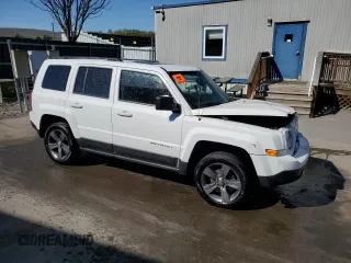 2015 Jeep Patriot Latitude z VIN 1C4NJRFBXFD417188, wystawiony jako Copart lot #54633165 z przebiegiem Nie podano mil oraz Szkoda całkowita • Salvage title. Historia ofert i sprzedaży dostępna na DreamBid. Obrazek 4.