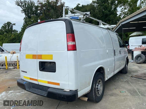 2017 Chevrolet Express Cargo с VIN 1GCWGAFF4H1345724, выставлен на аукционе IAAI как лот 42847825 с пробегом 176 392 миль миль и . История ставок и продаж доступна на DreamBid. Изображение 32.