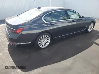 2022 BMW 7 Series 740i with VIN WBA7T2C08NCH20648, listed as a Copart auction lot 63519843 with 44,758 mi miles. Bid and sale history available at carsss.com. Image 3.